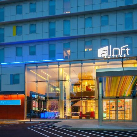 Aloft New York Laguardia Airport Hotel Exterior photo