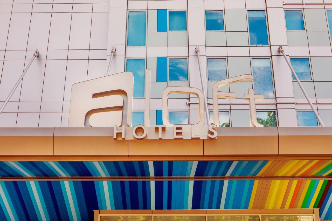 Aloft New York Laguardia Airport Hotel Exterior photo